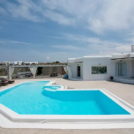 Tatiana & Villa Klouvas